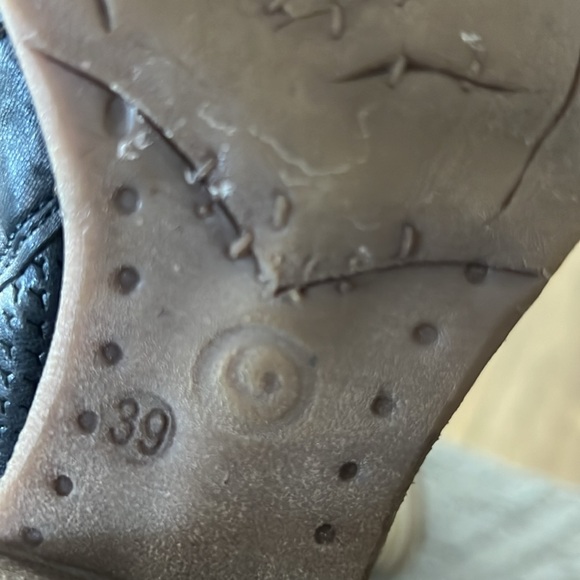 Gently worn womens ankle boots by Khrio in size 39 - Picture 5 of 6